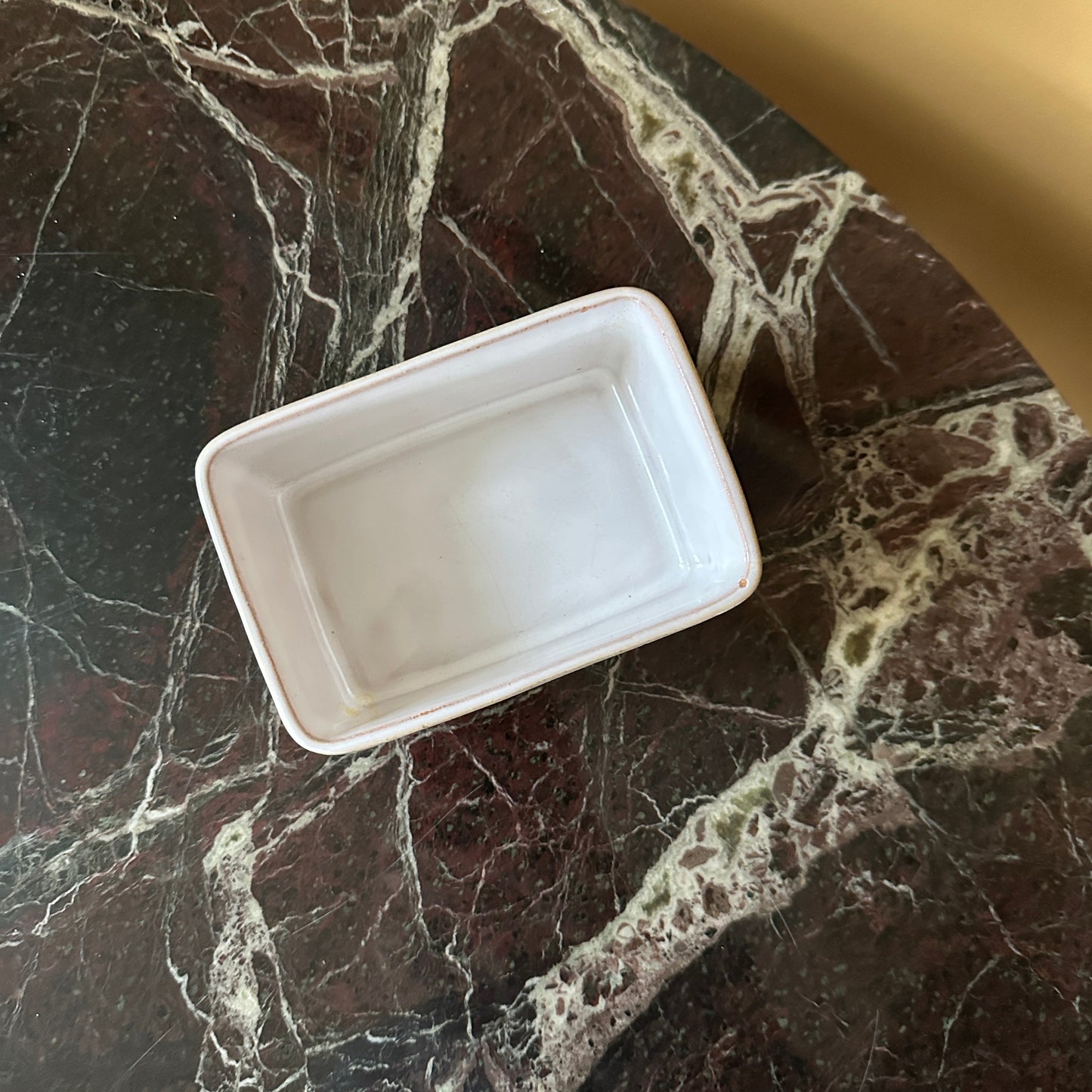 Vintage smørkrukke eller smørskål med låg