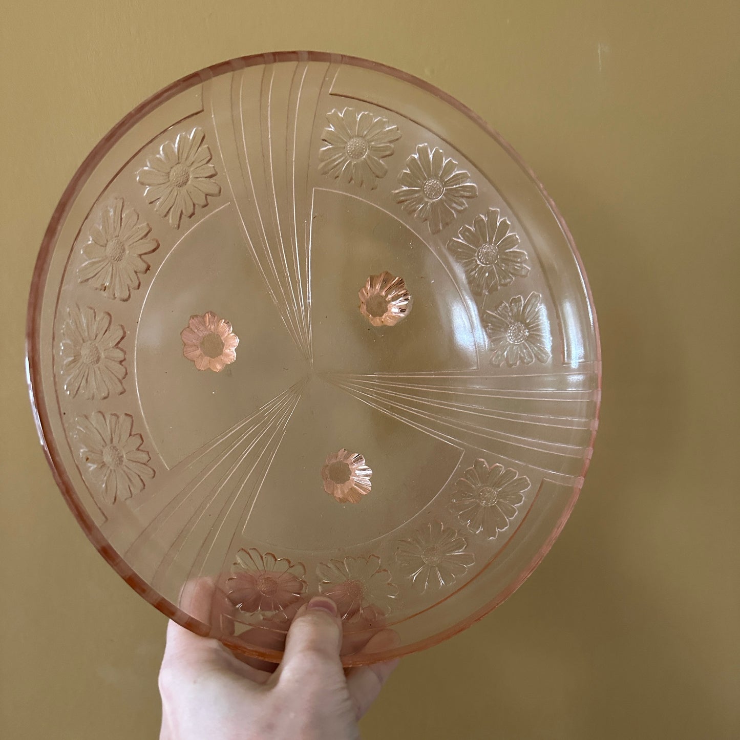 Skål i lyserødt glas