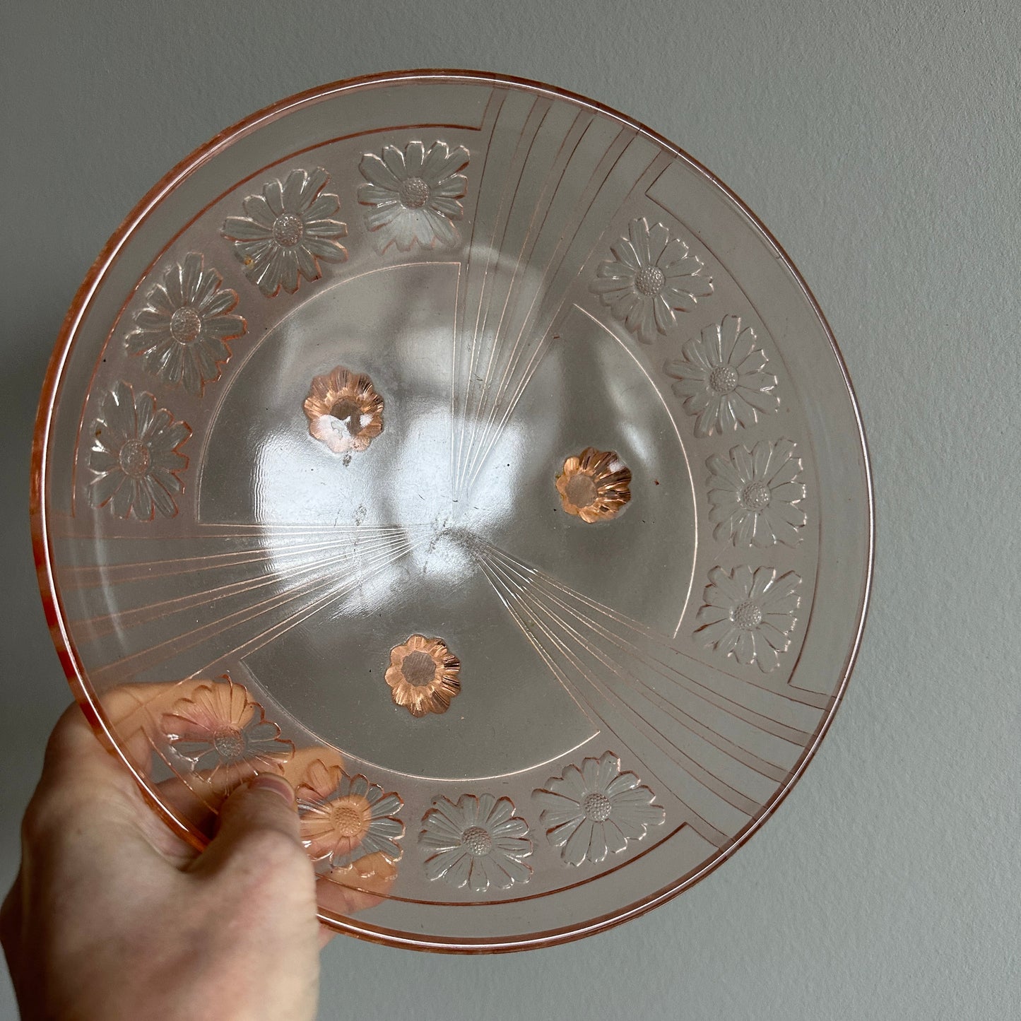 Skål i lyserødt glas