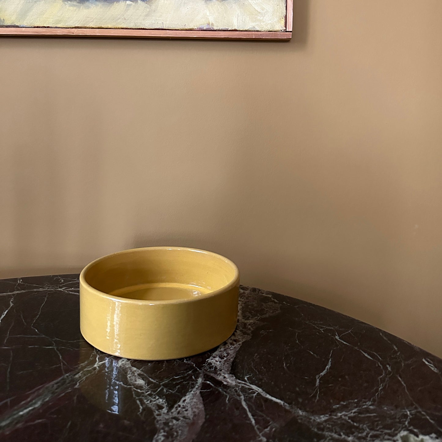 Skål/fad i keramik i en skøn farve