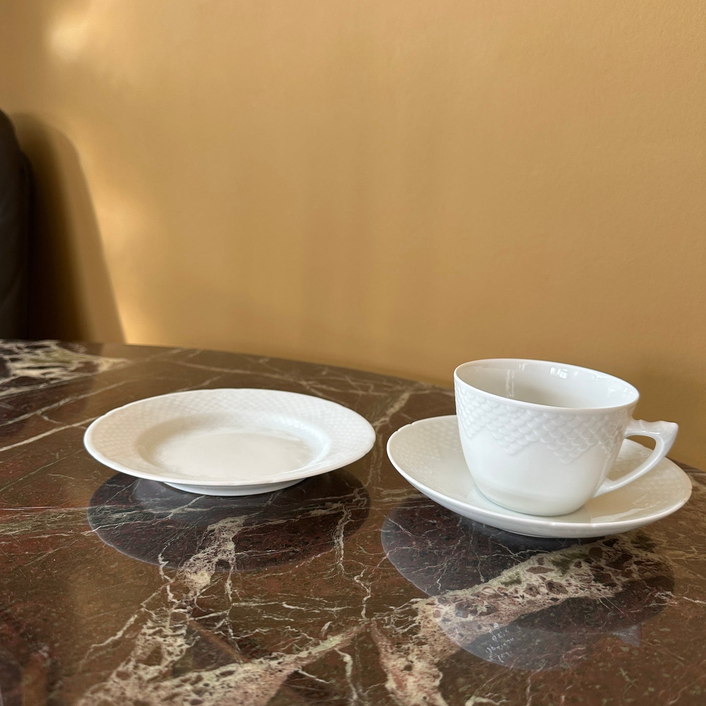 Bing & Grøndahl "Elegance"  2 sæt af 3 dele - chokoladekop, underkop og kagetallerken