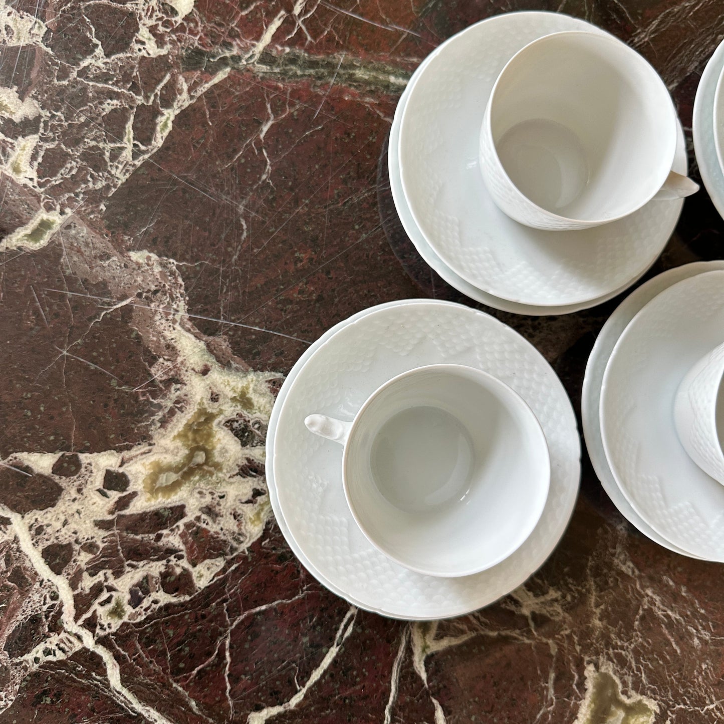 Bing & Grøndahl "Elegance"  2 sæt af 3 dele - chokoladekop, underkop og kagetallerken