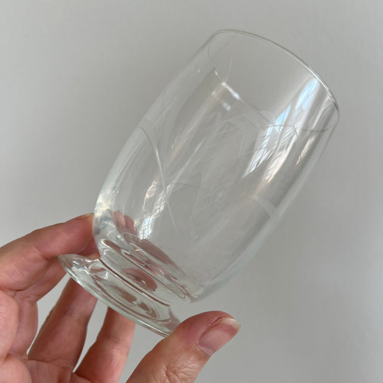 Glas med ciselering på fod - 7 stk.