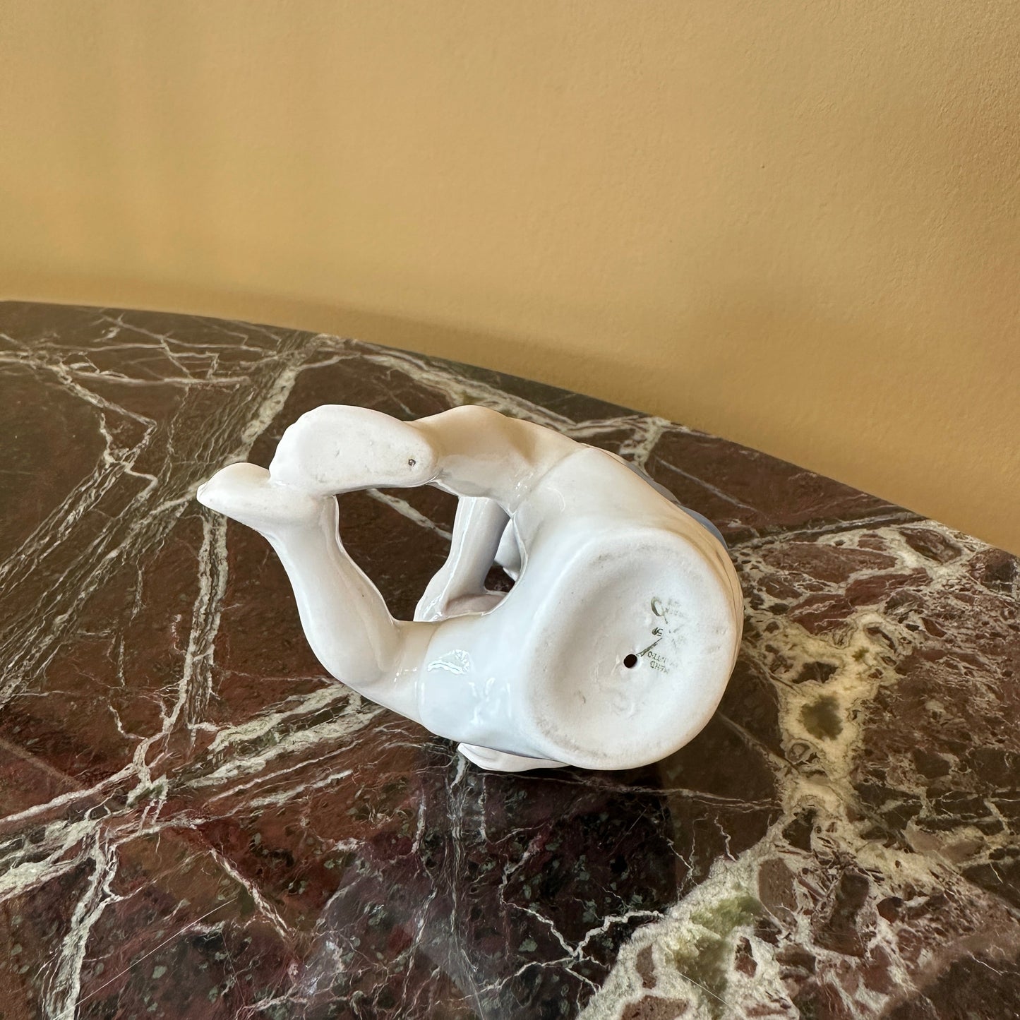 Porcelænsfigur "Dreng med bold"