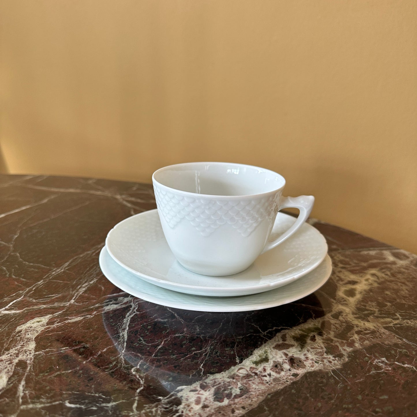 Bing & Grøndahl "Elegance"  2 sæt af 3 dele - chokoladekop, underkop og kagetallerken