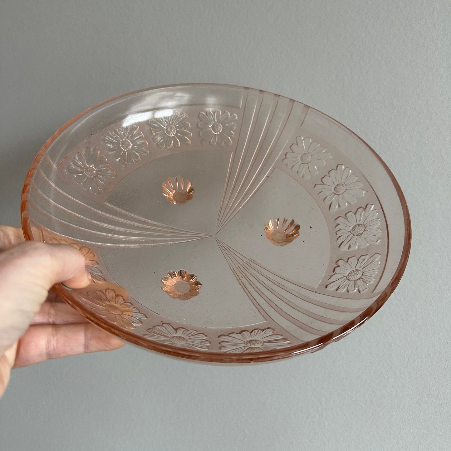 Skål i lyserødt glas