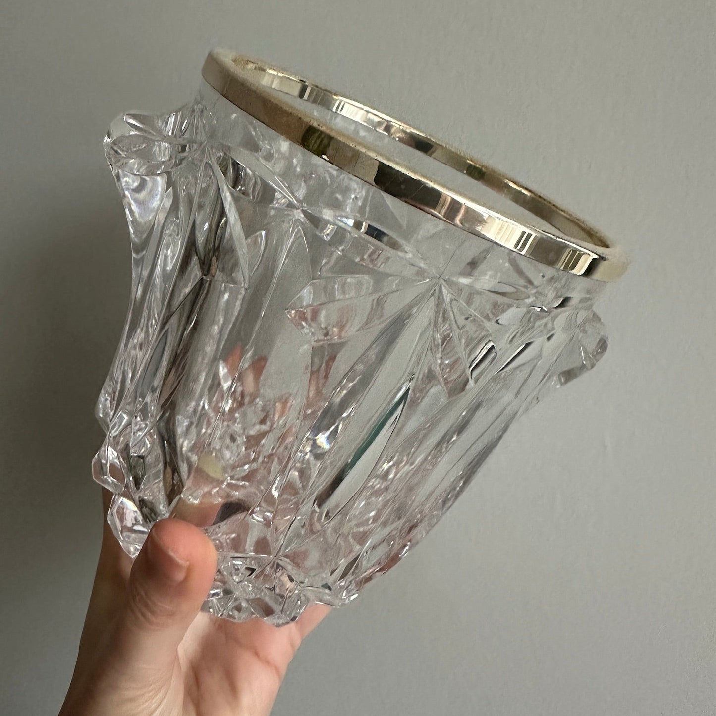 Isspand af krystalglas med "sølv" kant