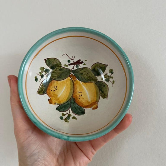 Søde små italienske skåle med citroner (nye)
