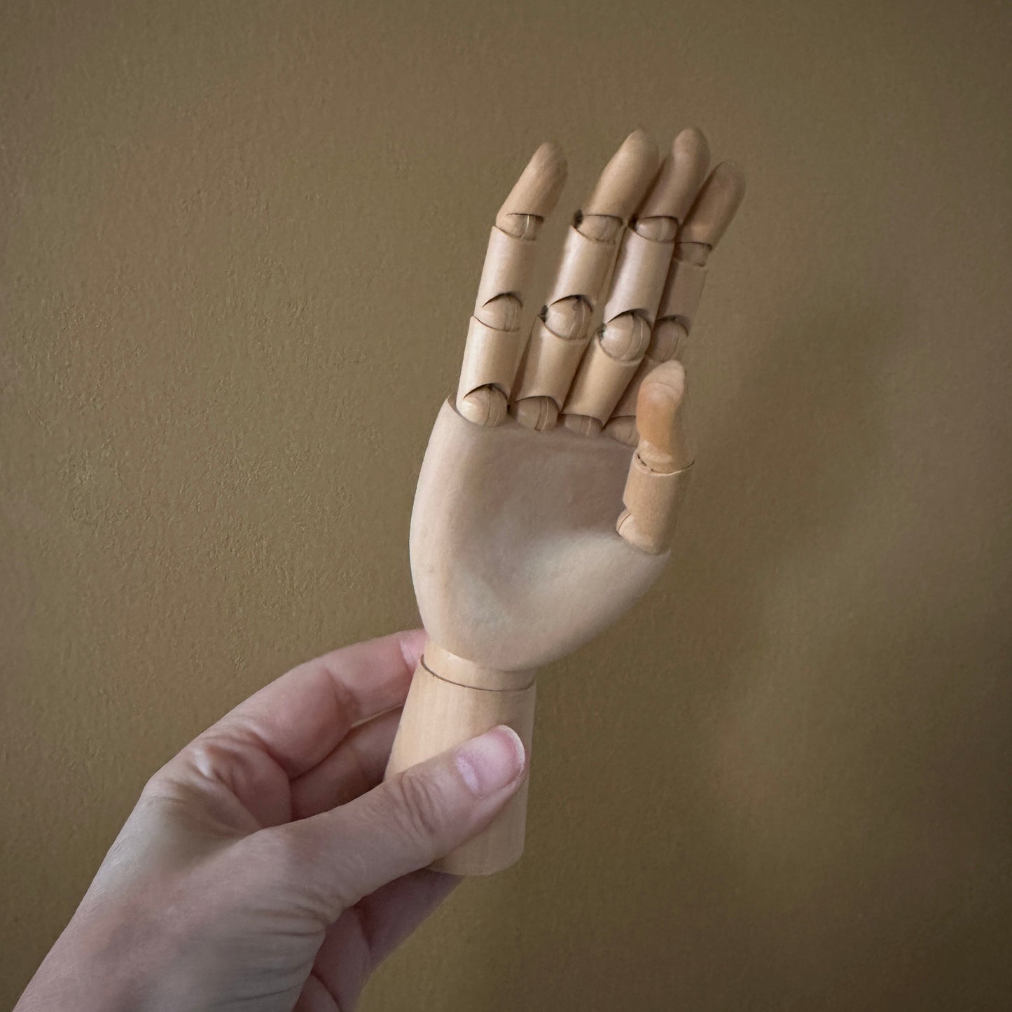 Wooden Hand fra Hay