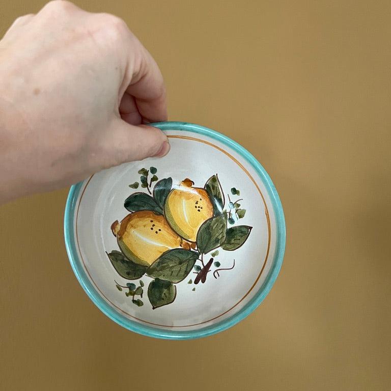 Søde små italienske skåle med citroner (nye)