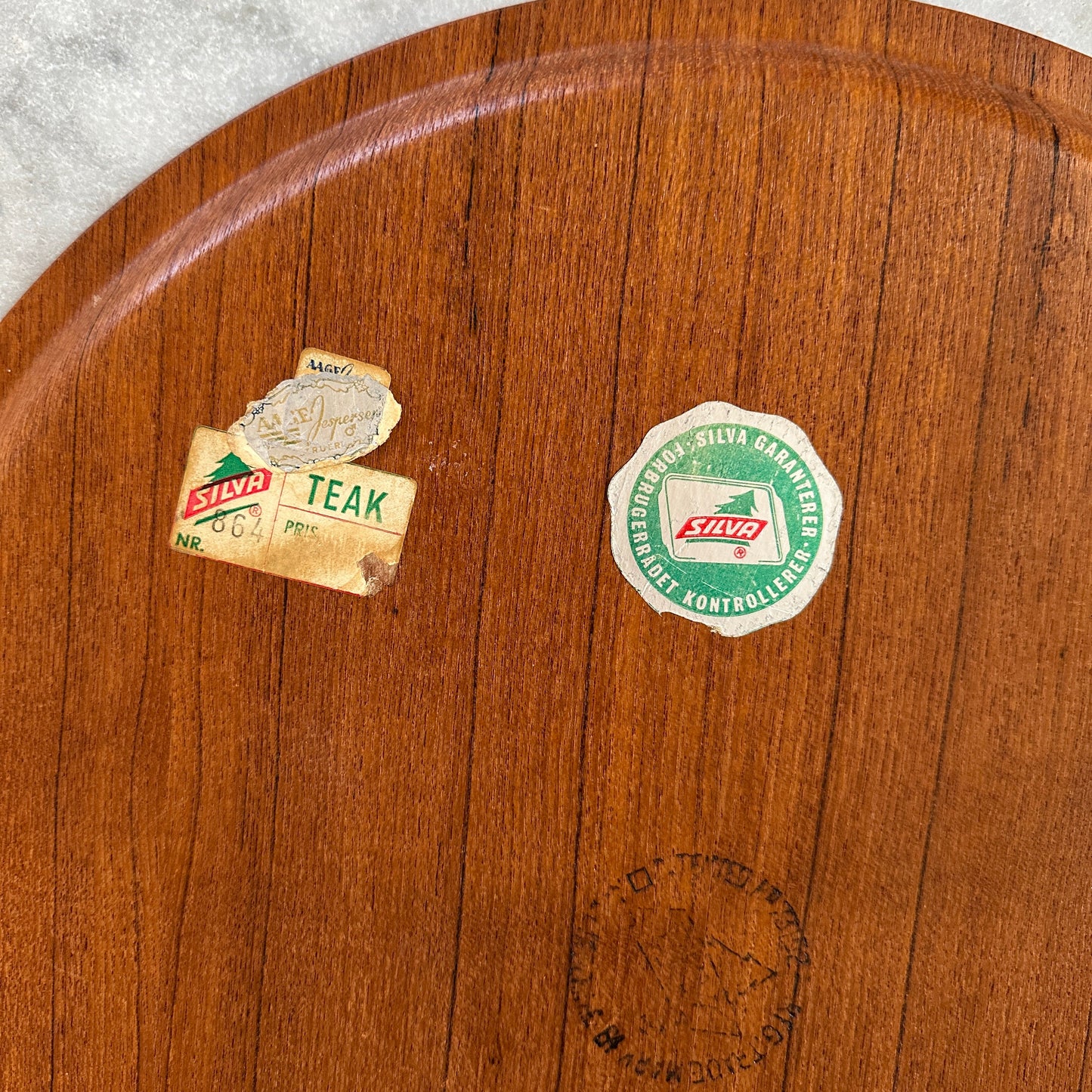 Rund teakbakke