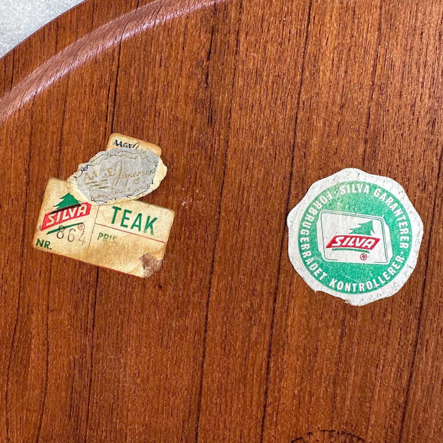 Rund teakbakke