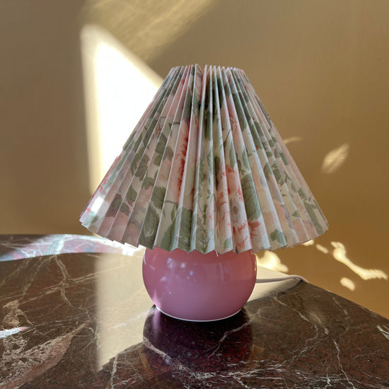 Lille kuglelampe i lyserød