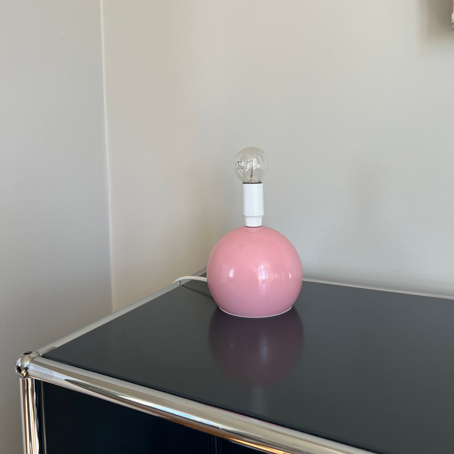 Lille kuglelampe i lyserød